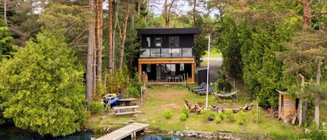 المنشأة من الخارج