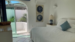 3 bedrooms, desk, free WiFi, bed sheets - Breathtaking ocean front condominium in the gated community of Club Santiago (Manzanillo)