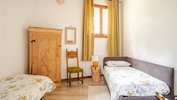3 Schlafzimmer, Schreibtisch, Bügeleisen/Bügelbrett, kostenloses WLAN