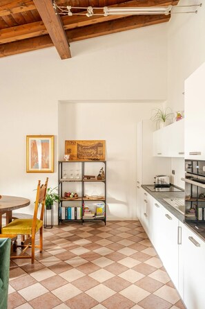 Fridge, microwave, oven, stovetop - Dimora Perla di Villa: Historic Wine Retreat & Cellar Tour near Bernina Express (Villa di Tirano)