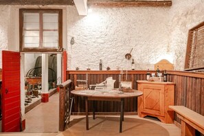 Interior - Dimora Perla di Villa: Historic Wine Retreat & Cellar Tour near Bernina Express (Villa di Tirano)