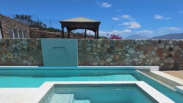 Außenpool, Liegestühle