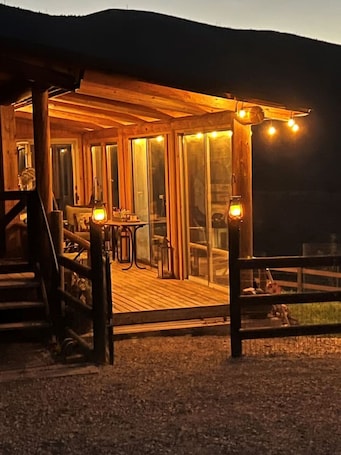 Terrace/patio. Cozy Cabin | Oxen-Le-Fields Montana