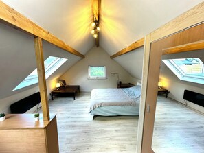 2 bedrooms, WiFi, bed sheets