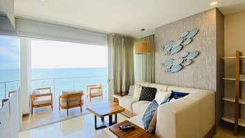 Deluxe Apartment | Living area