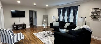 Hot Tub • Downtown Mena 3BR Family Home