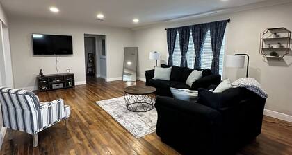 Hot Tub • Downtown Mena 3BR Family Home