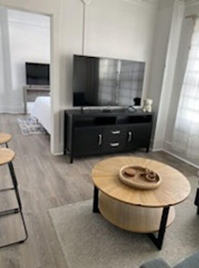 The Suites at The George 212