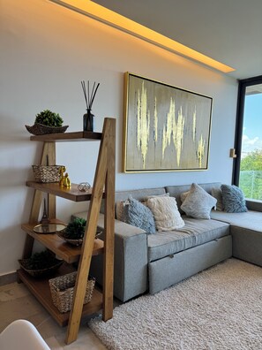 Smart TV - Charming 5th ave 2-bedroom condo ocean view (Playa del Carmen)