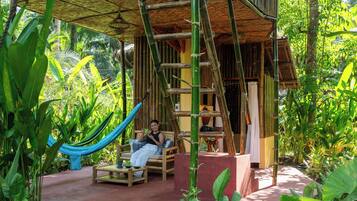 Tree House, Garden View | Terrace/patio