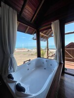 独特平房, 海滩景观, 临海 | 1 多间卧室、高档床上用品、Select Comfort 床、特色装修