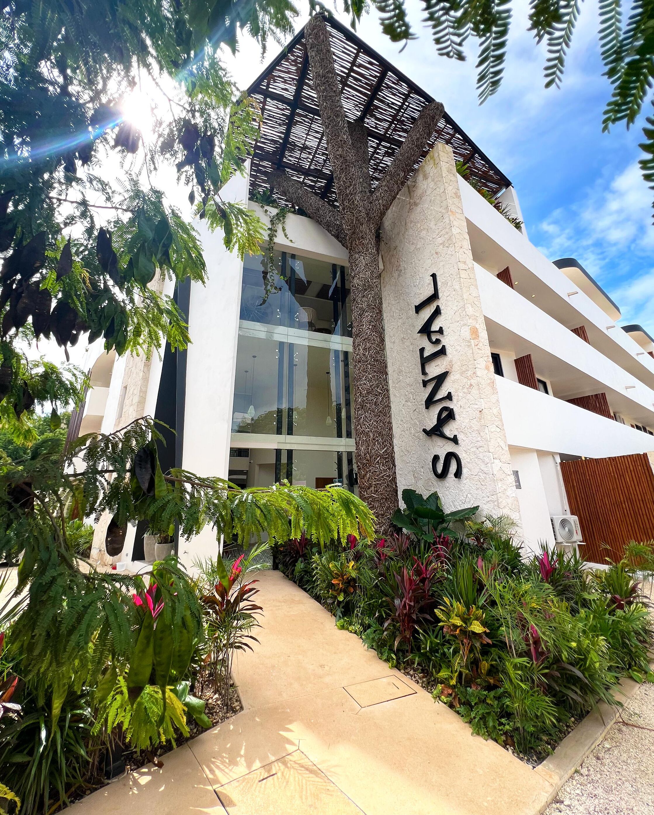 المنشأة من الخارج