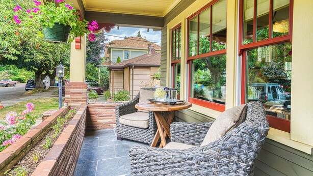 Terrace/patio - Bike'N'Roll Craftsman + Two Free Bikes! (Portland)