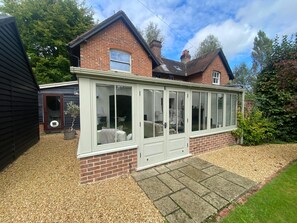 Terrace/patio - The Cottage by NewFo.rest (Brockenhurst)