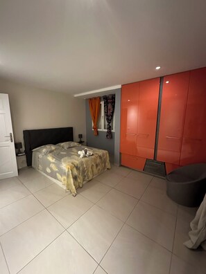 3 soverom, strykejern/-brett, wi-fi (inkludert) og sengetøy