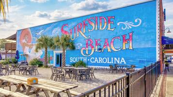 تناول الطعام بالخارج