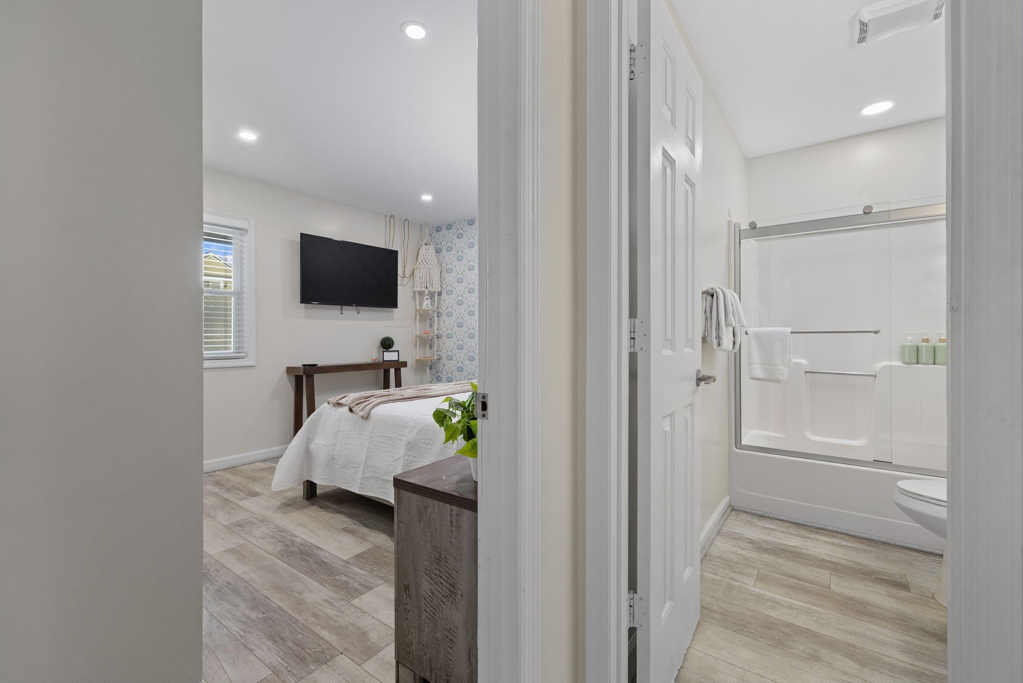 1 makuuhuone, silitysrauta/-lauta, Wi-Fi, vuodevaatteet