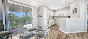 Island Villa-Charming coastal home! Pet friendly!