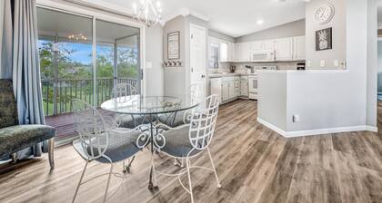 Island Villa-Charming coastal home! Pet friendly!