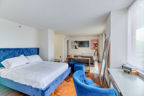 1 bedroom, iron/ironing board, WiFi, bed sheets - Entire Luxury apt near D-TOWN DC (Arlington)