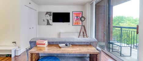 1 habitación, tabla de planchar con plancha, wifi y ropa de cama