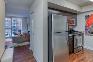 Private kitchen - Entire Luxury apt near D-TOWN DC (Arlington)
