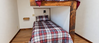 Mercer House on Major Snowmobile and ATV Trail