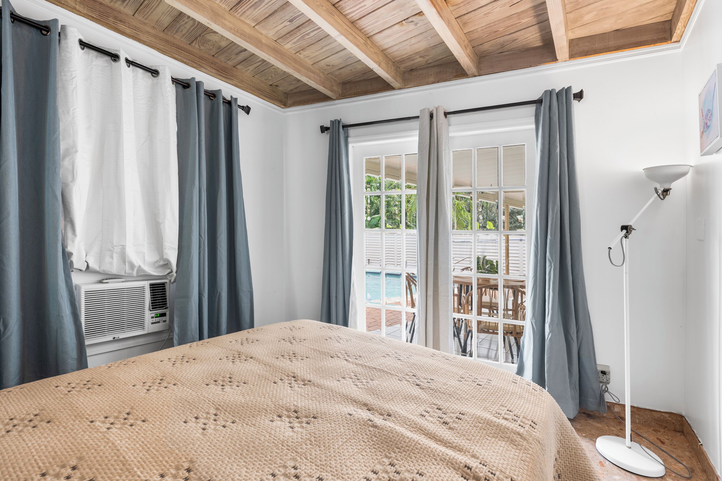 4 bedrooms, in-room safe, iron/ironing board, WiFi