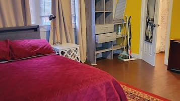 1 bedroom, iron/ironing board, WiFi, bed sheets
