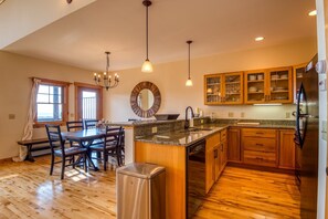Fridge, microwave, oven, stovetop - Lodges 14 - Beautiful condo with Rangeley Lake views! (Rangeley)