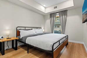 2 bedrooms, iron/ironing board, travel cot, free WiFi