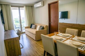 إستديو ديلوكس - بشرفة | منطقة المعيشة | تلفزيون