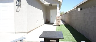 Cozy studio in Yuma's Century Heights historic district!