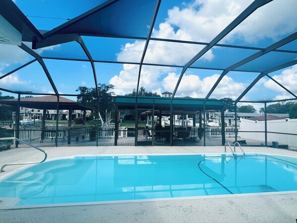Pool - 3-bedroom house in charming Tampa with AC, WiFi. Enjoy your stay (Tampa)