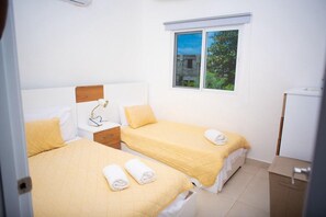 2 slaapkamers, een strijkplank/strijkijzer, gratis wifi, beddengoed