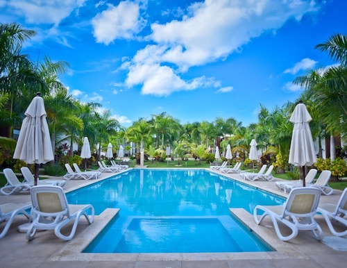 Stylish and modern villa 2BR with pool view.