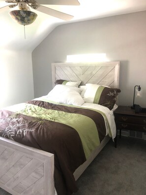 3 bedrooms, desk, iron/ironing board, WiFi