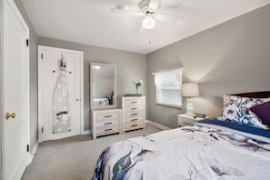 3 bedrooms, desk, iron/ironing board, WiFi