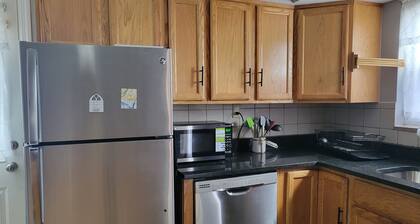 Zion, charming 3-bedroom house in Verona with AC, WiFi. Enjoy your stay
