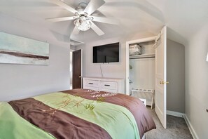 3 bedrooms, desk, iron/ironing board, WiFi