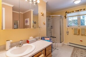 Whirlpool, Haartrockner, Bidet, Handtücher