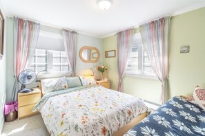 2 soverom, strykejern/-brett, reiseseng for barn og wi-fi