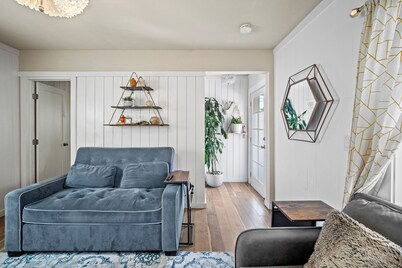 Chic comfort just a stroll from the sea!