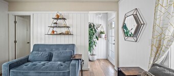 Chic comfort just a stroll from the sea!