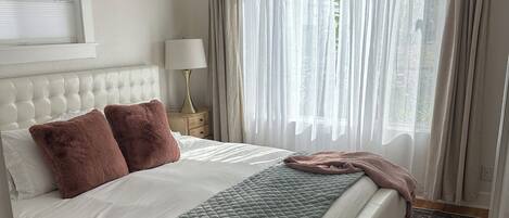 2 dormitoris, escriptori, planxa i posts de planxar i wifi gratuïta