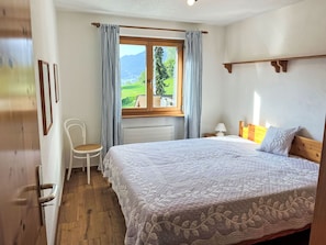 2 chambres, bureau, accès Internet