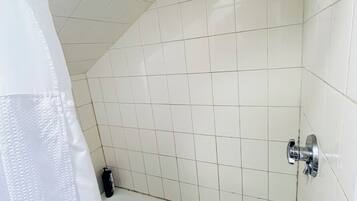 Classic Single Room | Shared bathroom