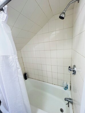 Classic-Einzelzimmer | Gemeinschaftsbad