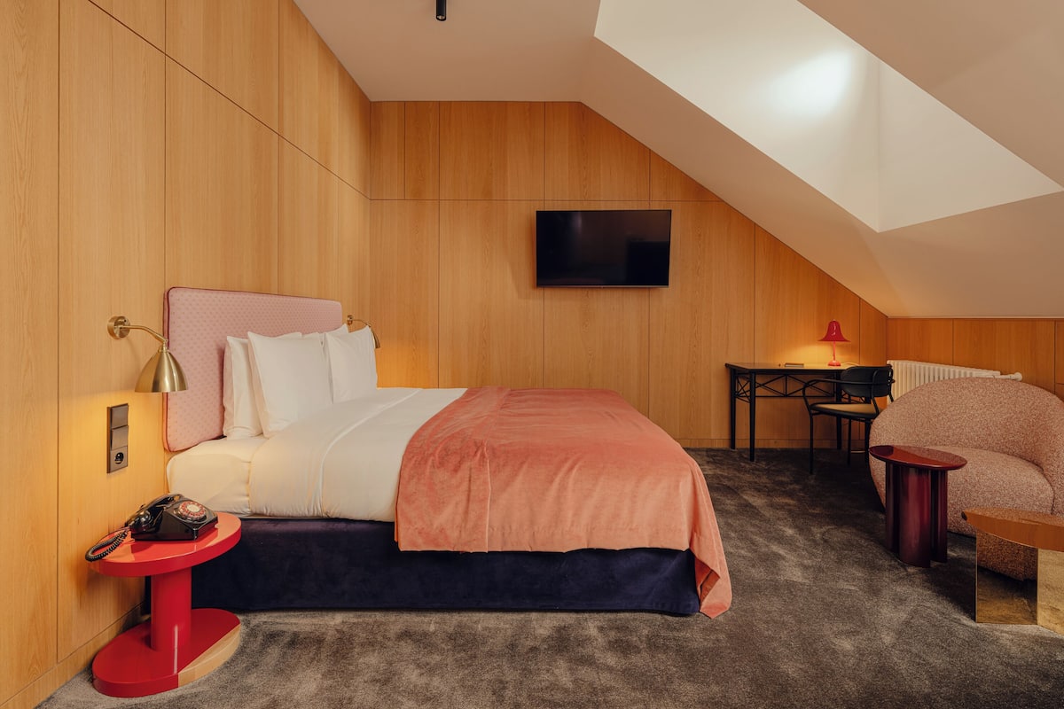 Superior-Zimmer, 1Â King-Bett, Nichtraucher | Minibar, Zimmersafe, individuell dekoriert, individuell eingerichtet