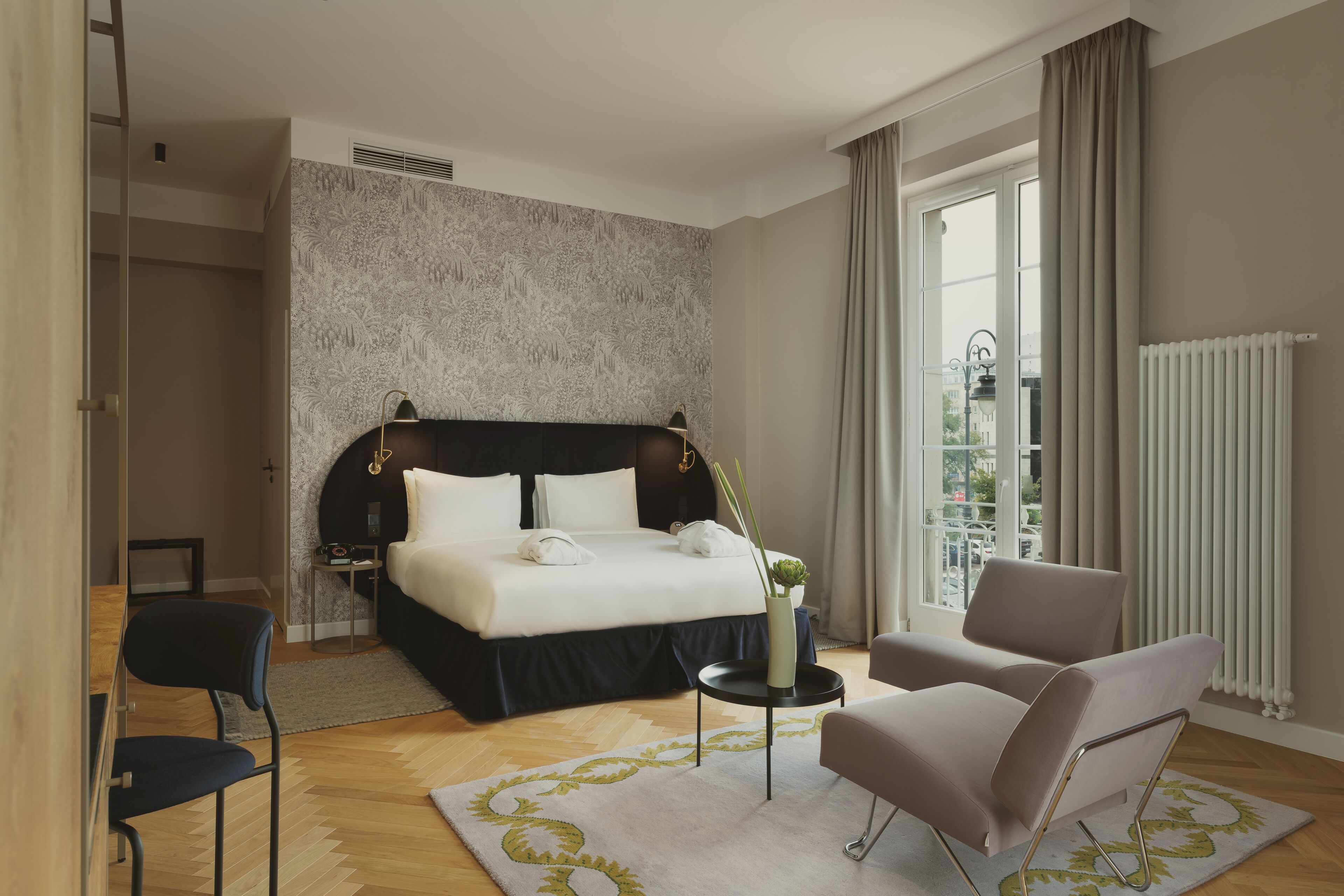 Minibar, in-room safe, individually decorated, individually furnished